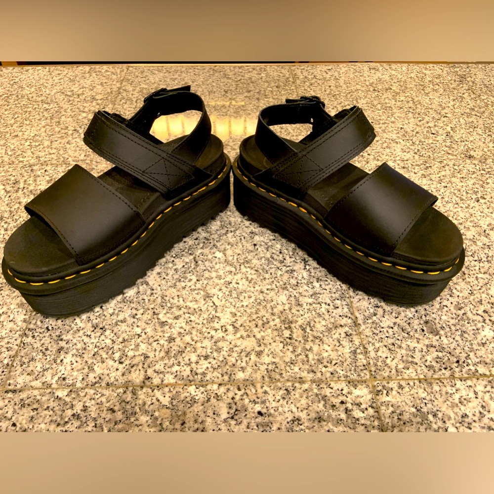 Hardly worn platform sandals